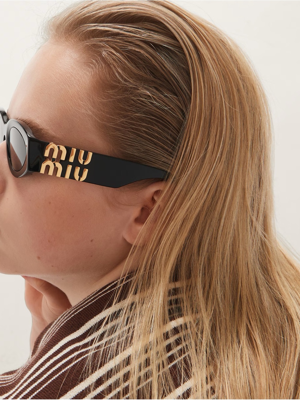 Miu Glimpse Sunglasses 🕶️ Miu Miu - Picture 6 of 7